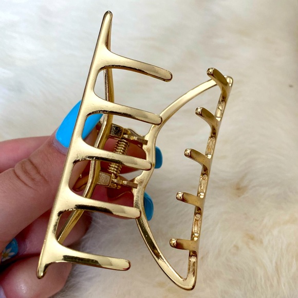 Gold Crescent Hair Clip - Picture 4 of 4